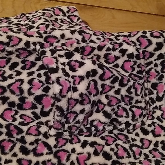 Victoria Secret PINK heart fleece robe with belt #pockets - Picture 8 of 8